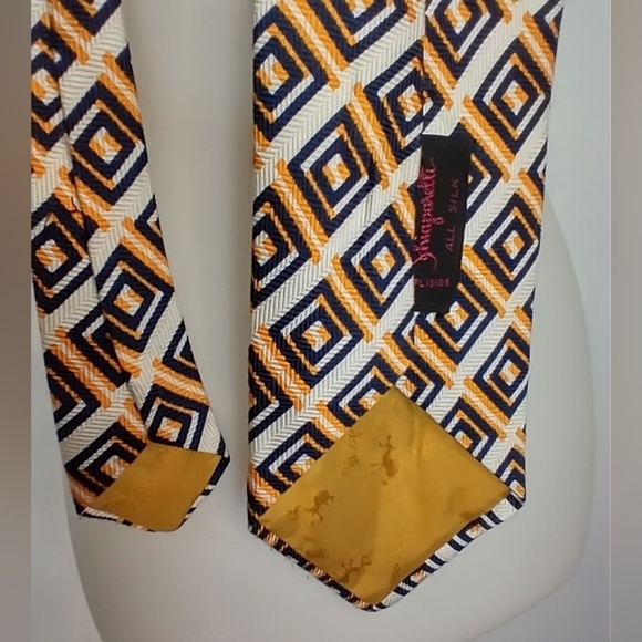 VINTAGE TEXTURED SILK SCHIAPARELLI TIE - Picture 4 of 4